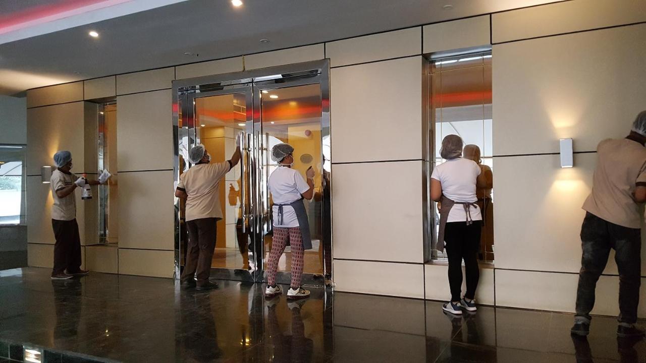Ruru Tower Aparthotel Manáma Kültér fotó