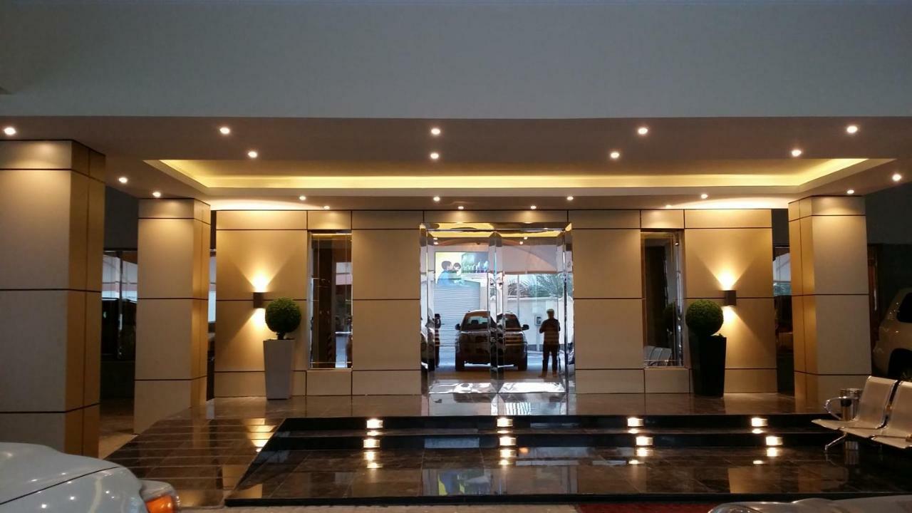 Ruru Tower Aparthotel Manáma Kültér fotó