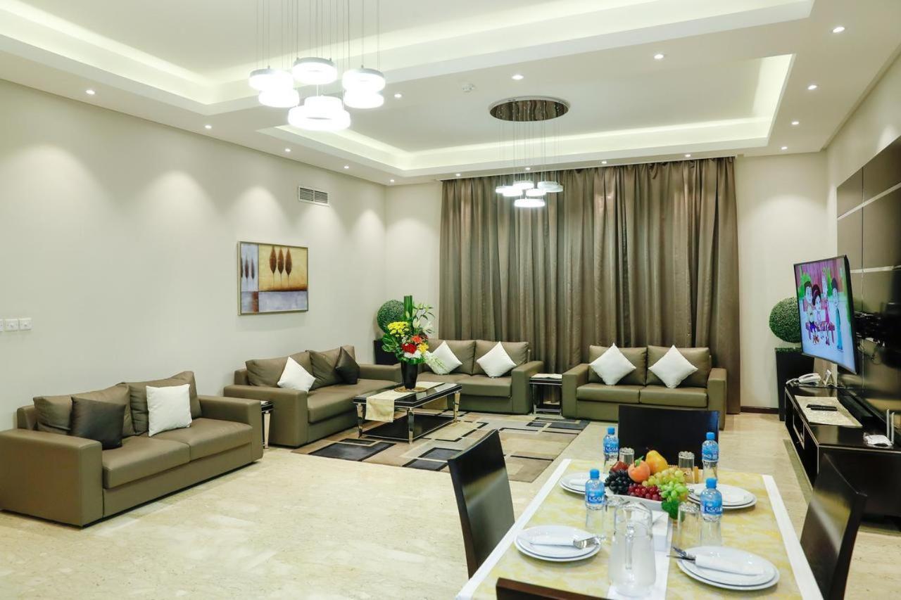 Ruru Tower Aparthotel Manáma Kültér fotó